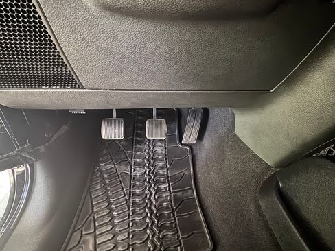 Used 2014 Jeep Wrangler Sahara w/ Connectivity Group AWD/4WD image 24
