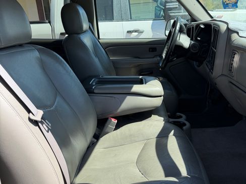 Used 2004 Chevrolet Silverado 2500 LS w/ Heavy-Duty Power Package image 13