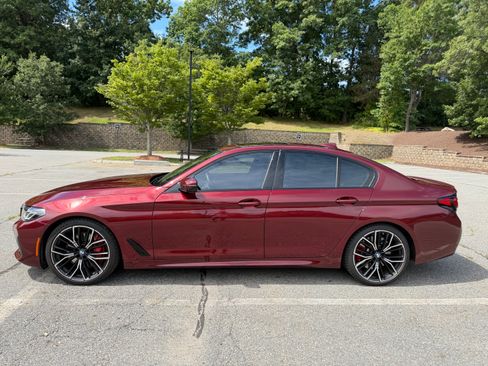 Used 2021 BMW M550i xDrive w/ Executive Package AWD/4WD image 2