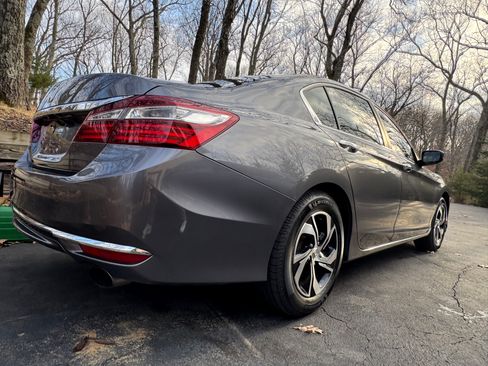 Used 2017 Honda Accord LX image 6