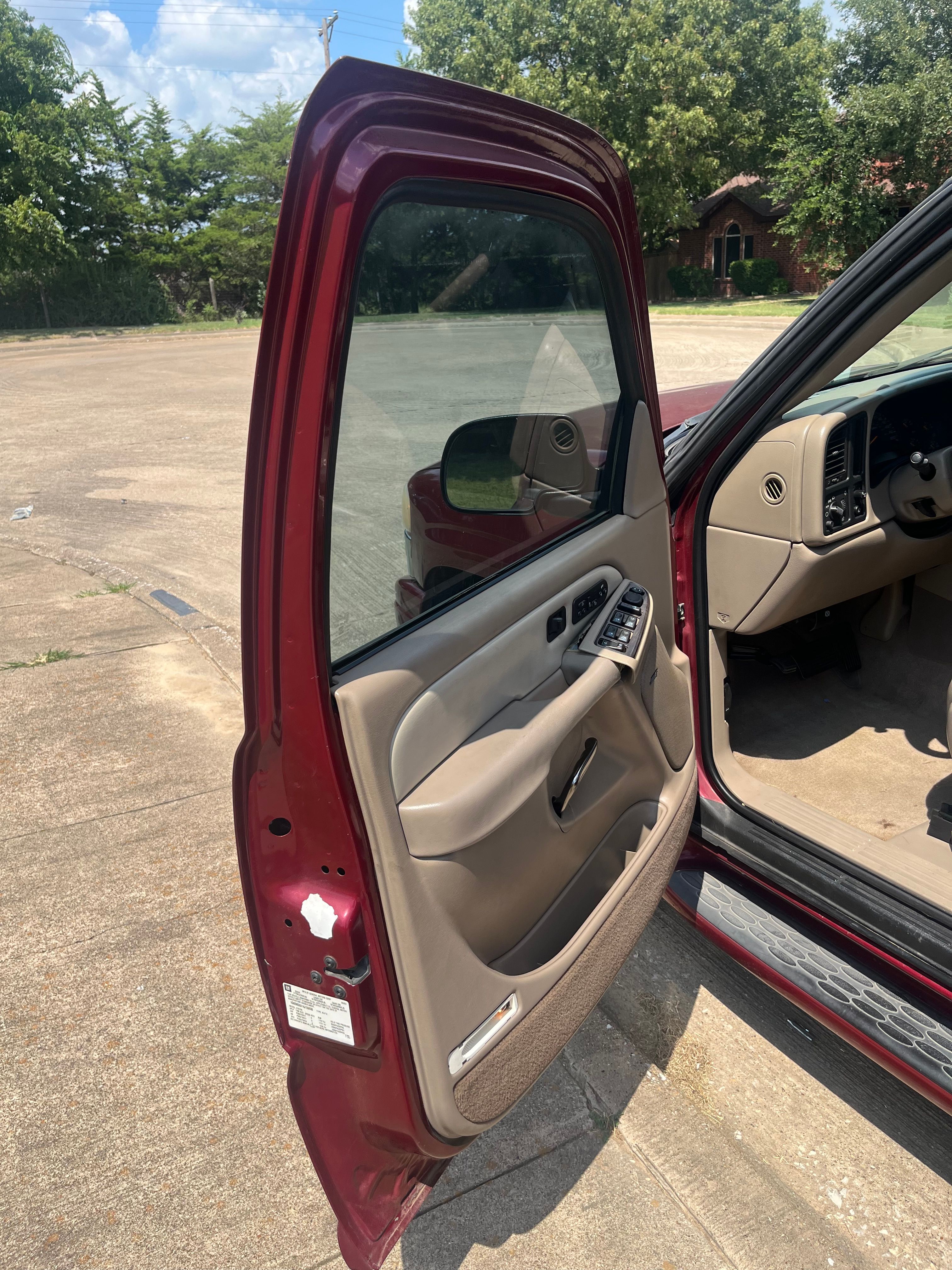Used 2004 GMC Yukon Denali AWD/4WD image 6