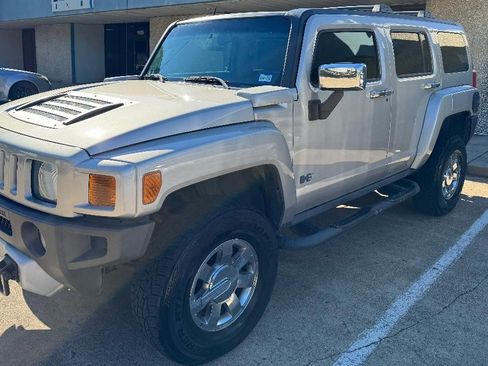 Used 2008 HUMMER H3 Alpha image 1