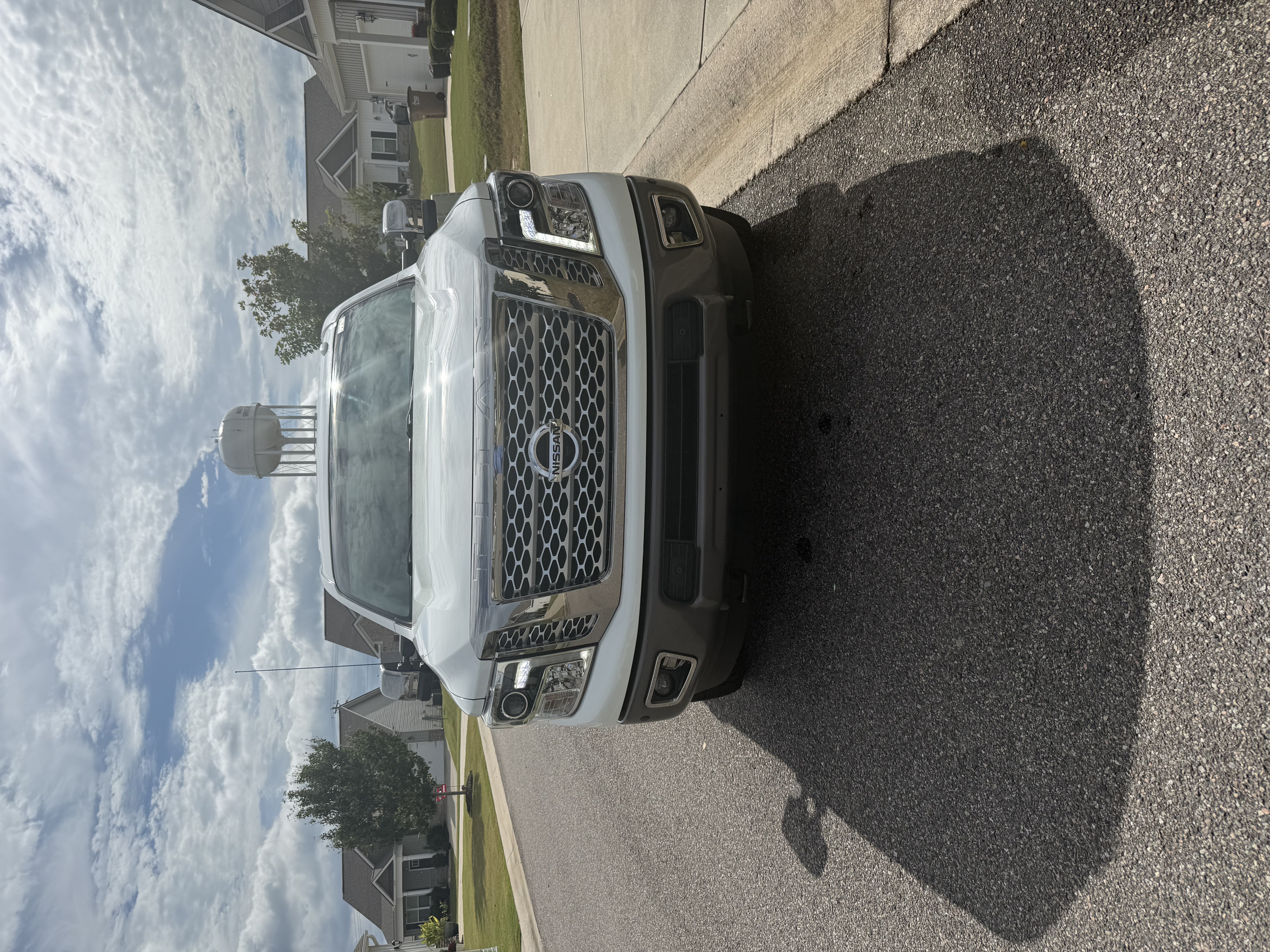 Used 2019 Nissan Titan Platinum Reserve w/ Platinum Utility Package AWD/4WD image 2