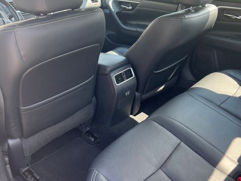 Used 2017 Nissan Altima 3.5 SL w/ 3.5 Technology Package FWD image 15