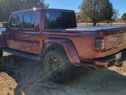 Used 2021 Jeep Gladiator Overland image 9