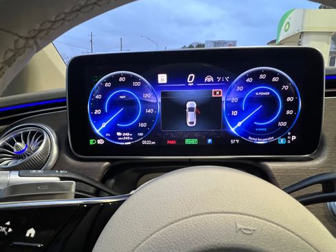 Used 2022 Mercedes-Benz EQS 450+ Sedan image 8