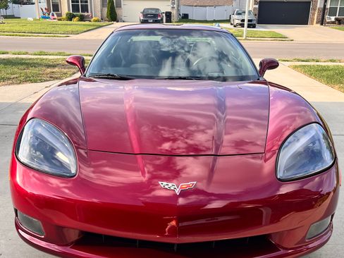 Used 2007 Chevrolet Corvette Coupe w/ Preferred Equipment Group RWD image 5
