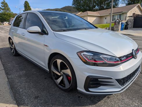 Used 2018 Volkswagen GTI SE image 6