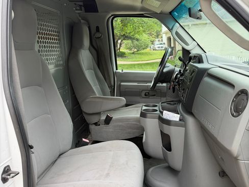 Used 2012 Ford E-250 and Econoline 250 w/ PWR Group RWD image 6