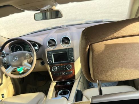 Used 2011 Mercedes-Benz GL 450 4MATIC image 8