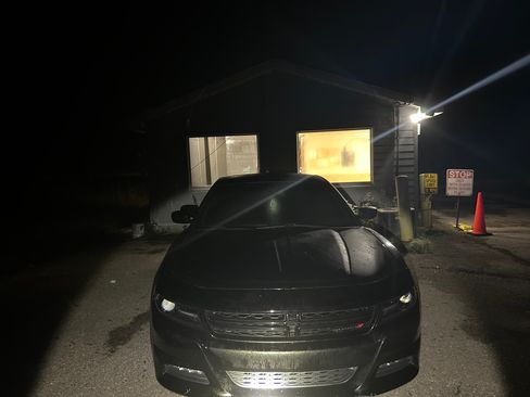 Used 2017 Dodge Charger R/T RWD image 14