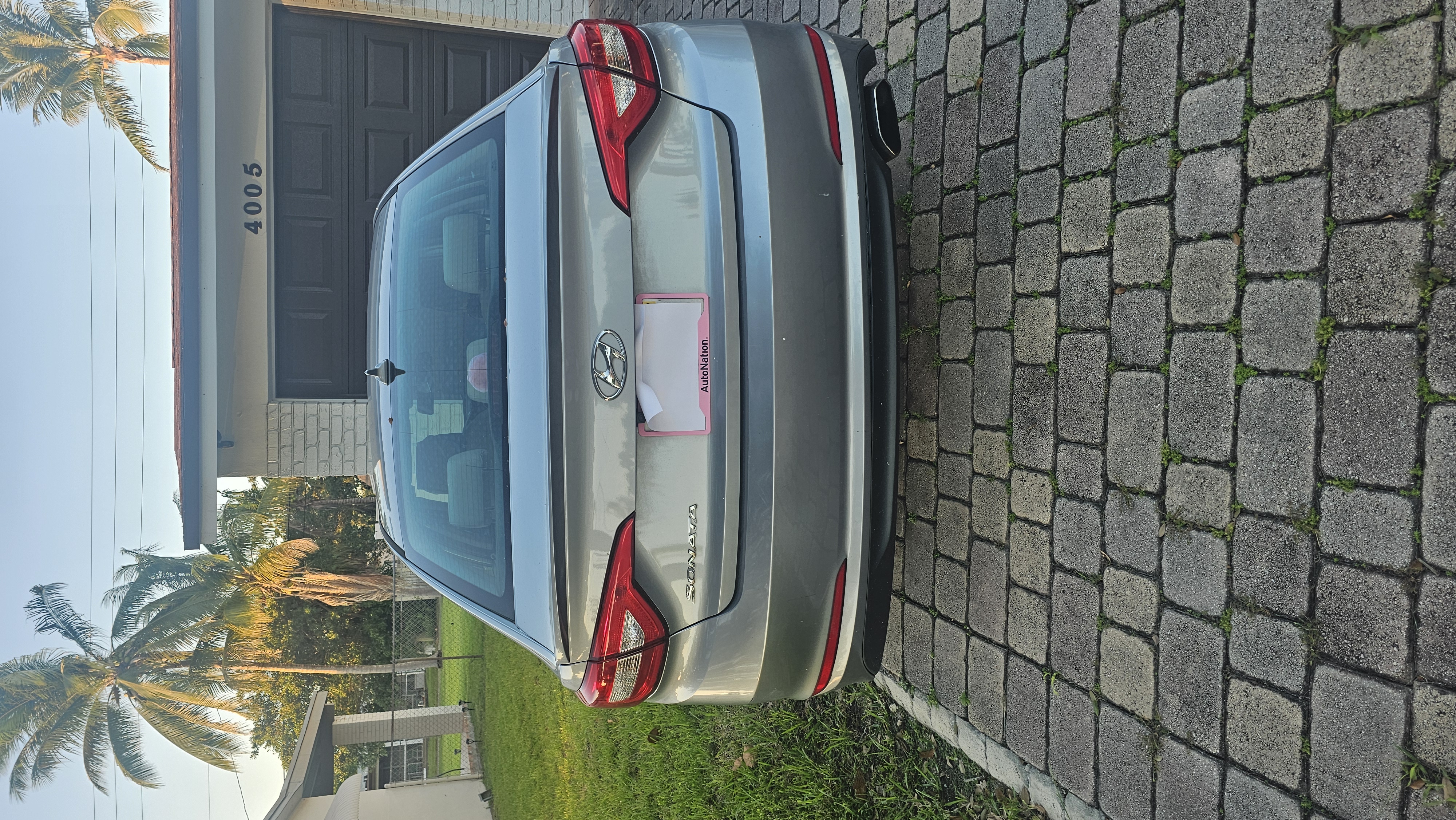 Used 2017 Hyundai Sonata SE FWD image 2