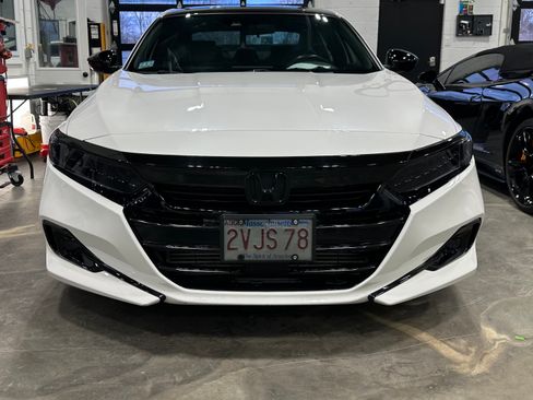 Used 2021 Honda Accord Sport image 2