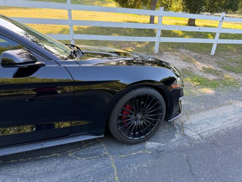 Used 2019 Ford Mustang Coupe RWD image 10