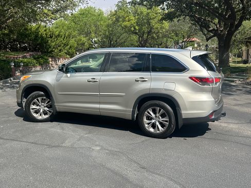 Used 2014 Toyota Highlander XLE image 5