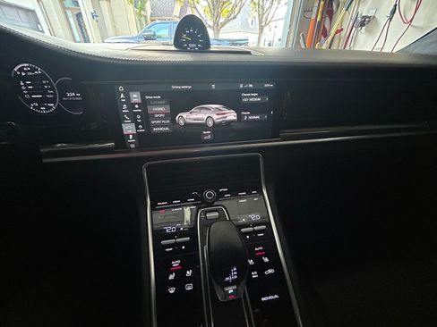 Used 2018 Porsche Panamera Turbo S image 6