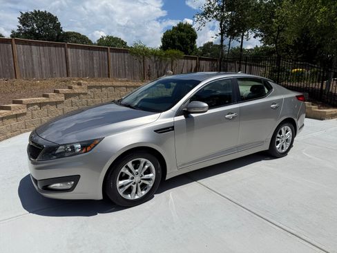 Used 2013 Kia Optima EX FWD image 1
