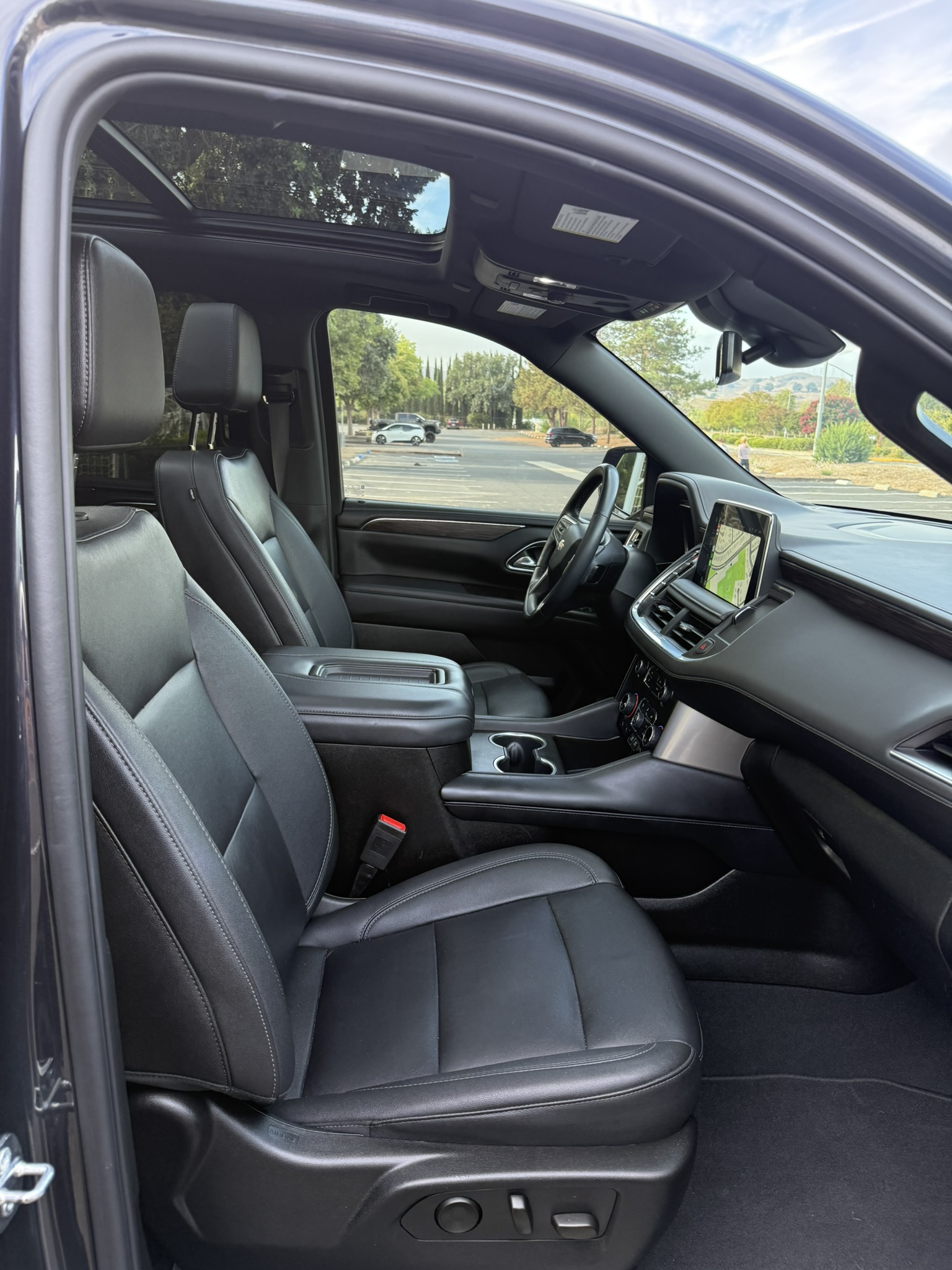 Used 2023 Chevrolet Tahoe LT w/ LT Signature Plus Package AWD/4WD image 15