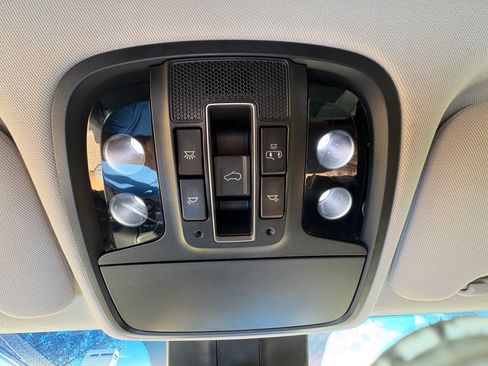 Used 2019 Kia Sorento EX w/ EX Touring Package image 20