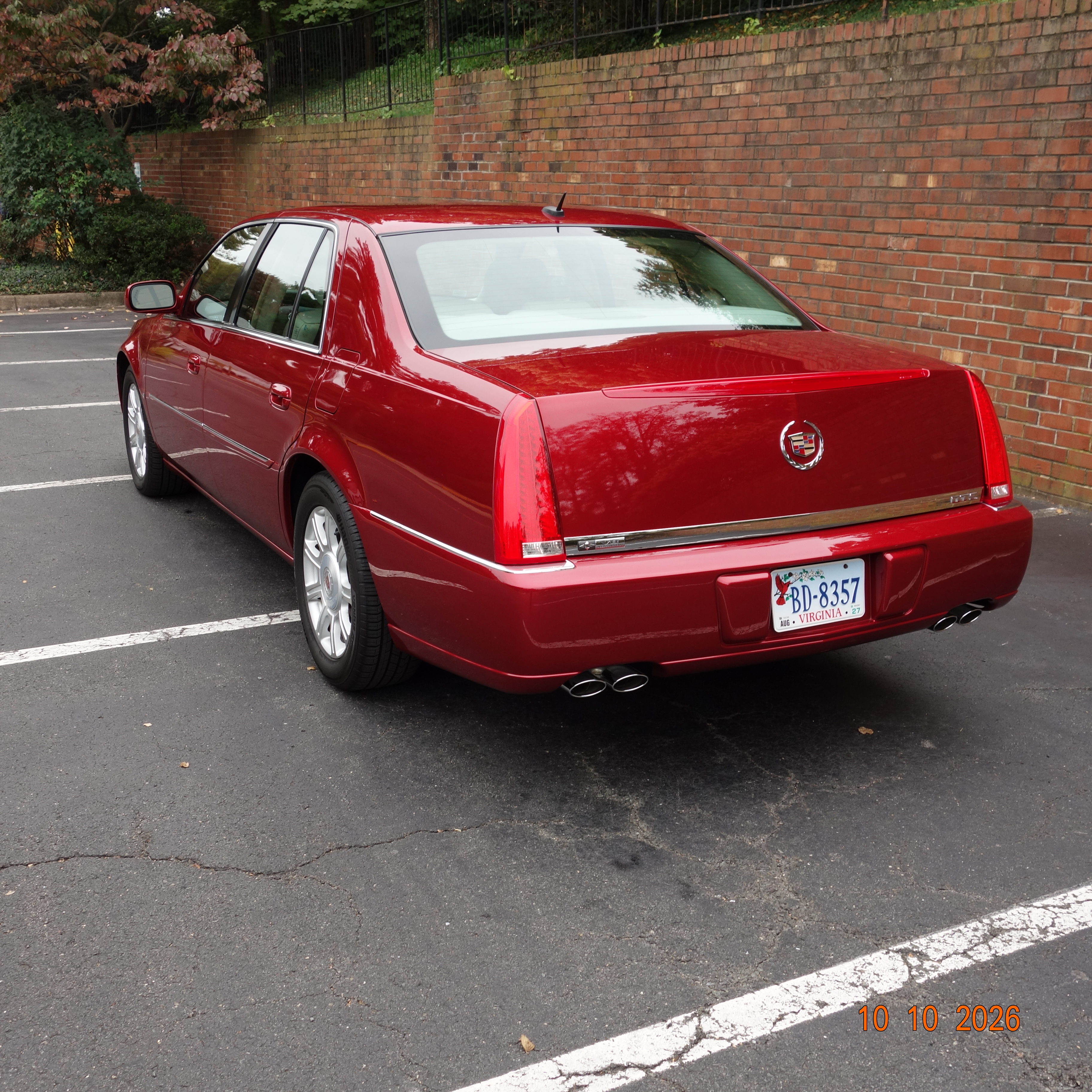 Used 2008 Cadillac DTS w/ Sun And Sound Package FWD image 8