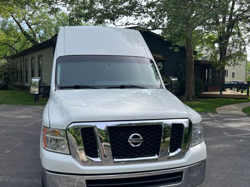 Used 2013 Nissan NV High Roof RWD image 9