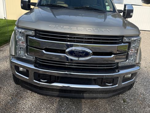 Used 2017 Ford F450 Lariat w/ Lariat Ultimate Package AWD/4WD image 2