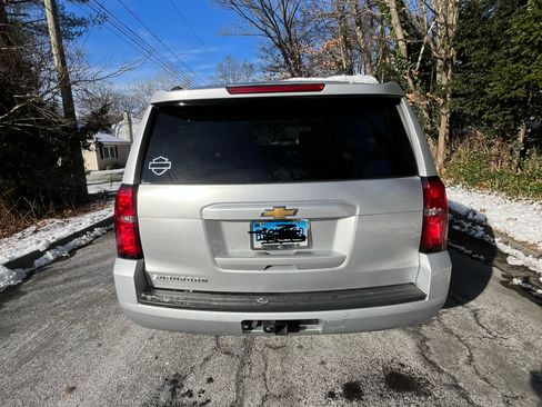 Used 2020 Chevrolet Suburban LT image 5
