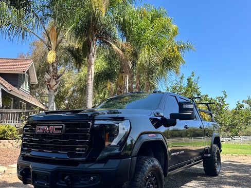 Used 2024 GMC Sierra 2500 AT4X w/ AT4X AEV Edition image 5