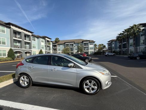 Used 2014 Ford Focus SE image 4