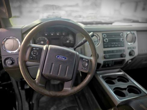 Used 2013 Ford F250 XLT w/ XLT Value Pkg image 6