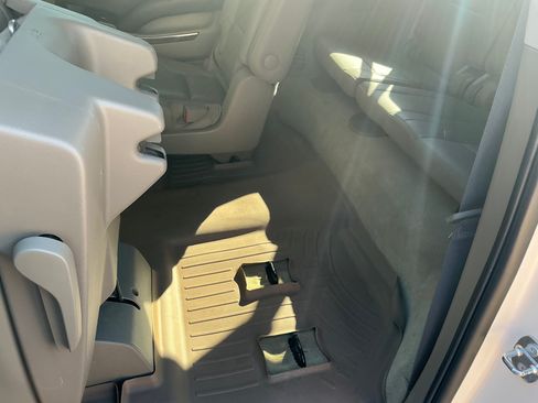 Used 2015 Chevrolet Suburban LT w/ Luxury Package image 31