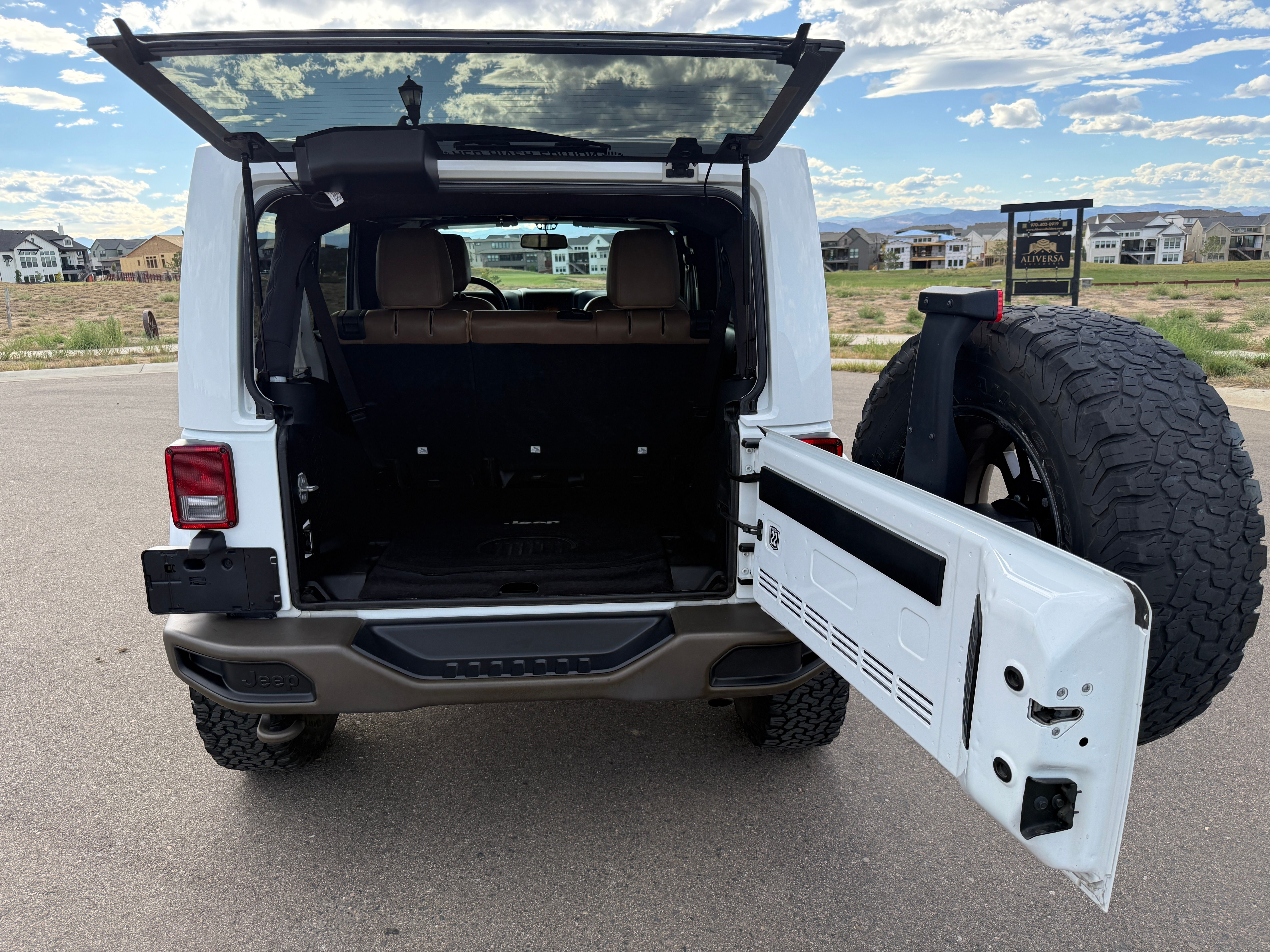 Used 2017 Jeep Wrangler Unlimited Sahara AWD/4WD image 21