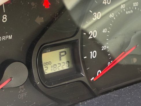 Used 2012 Toyota Sienna FWD image 8