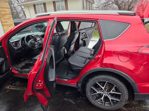 Used 2016 Toyota RAV4 SE image 6
