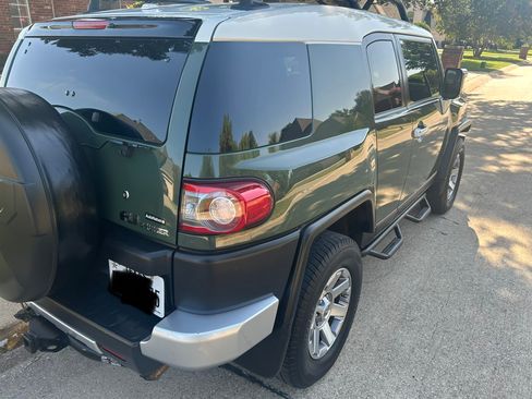 Used 2014 Toyota FJ Cruiser 4WD w/ Convenience Package image 5