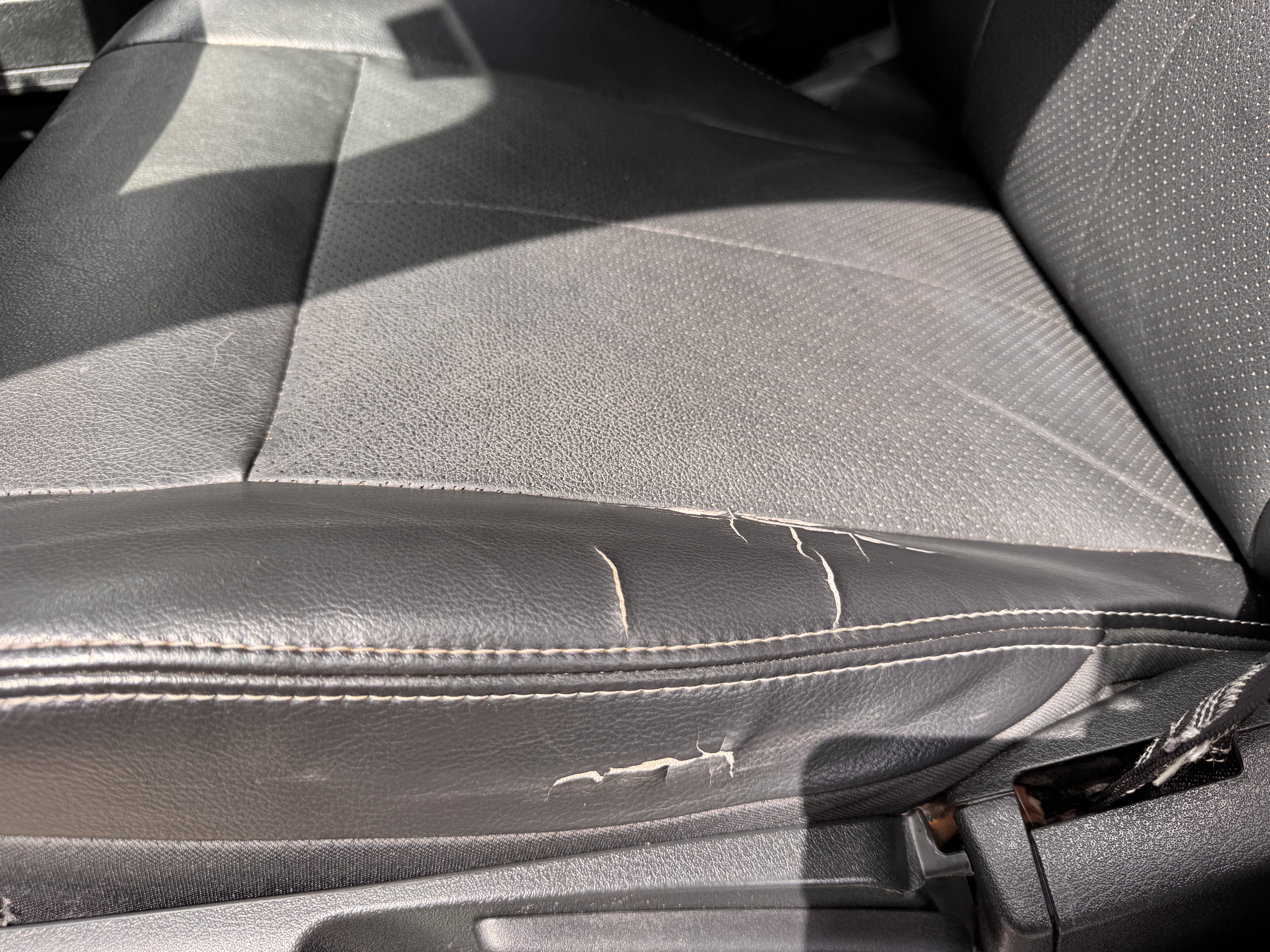 Used 2012 Jeep Liberty Sport AWD/4WD image 23