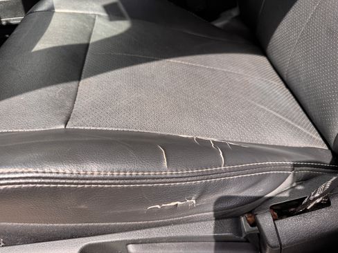 Used 2012 Jeep Liberty Sport AWD/4WD image 23