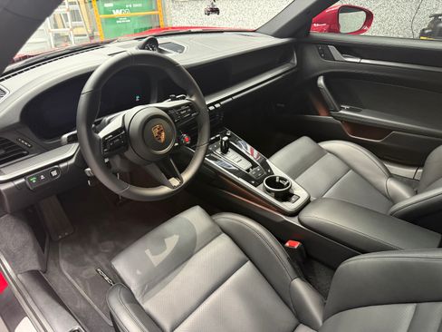 Used 2025 Porsche 911 Carrera RWD image 12