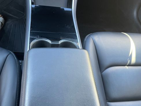 Used 2019 Tesla Model 3 Standard Range Plus image 17