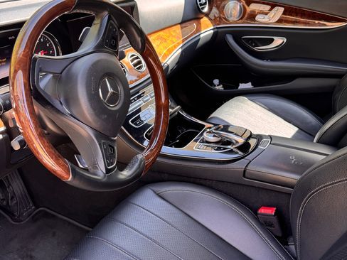 Used 2018 Mercedes-Benz E 300 image 8