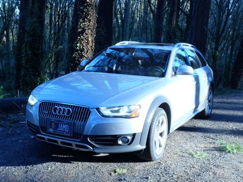 Used 2015 Audi A4 Premium Plus w/ Technology Package AWD/4WD image 5