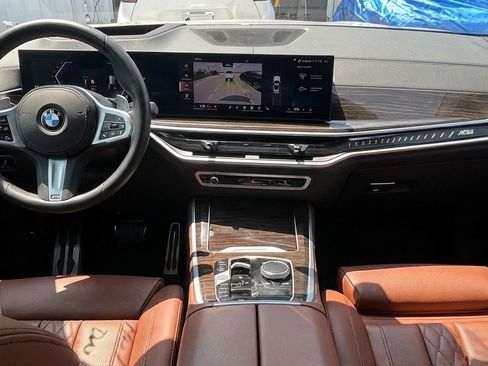 Used 2024 BMW X5 xDrive40i w/ M Sport Package image 10