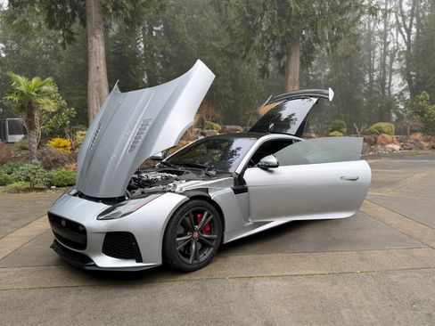 Used 2020 Jaguar F-TYPE SVR image 2