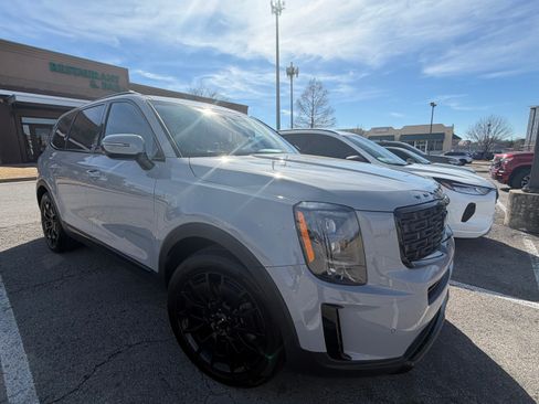 Used 2022 Kia Telluride SX w/ SX Prestige Package image 12