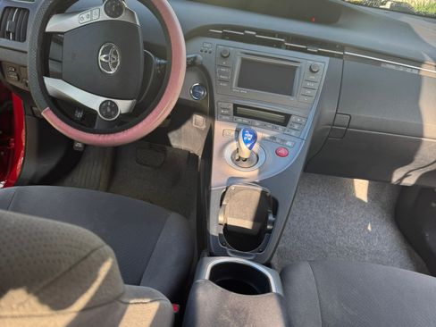 Used 2014 Toyota Prius Three image 8