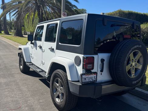 Used 2015 Jeep Wrangler Unlimited Sport image 4