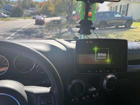 Used 2011 Jeep Wrangler Sport image 6