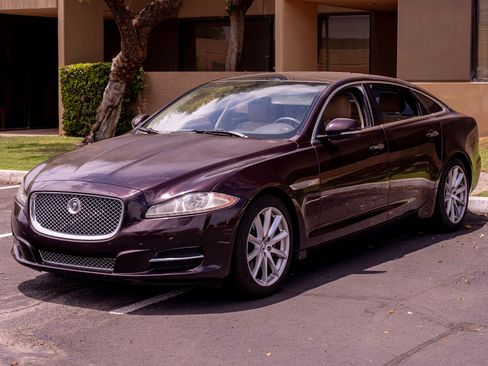 Used 2013 Jaguar XJ L Portfolio AWD/4WD image 2