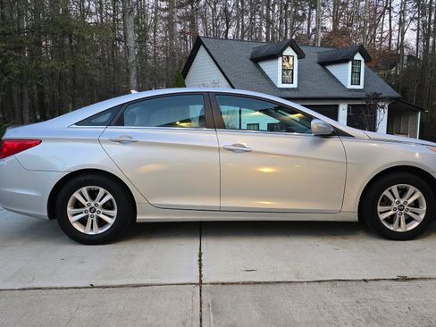 Used 2011 Hyundai Sonata GLS image 5