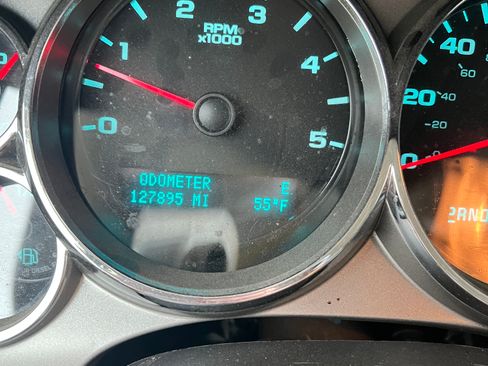 Used 2011 Chevrolet Silverado 2500 LT w/ Interior Plus Package image 8